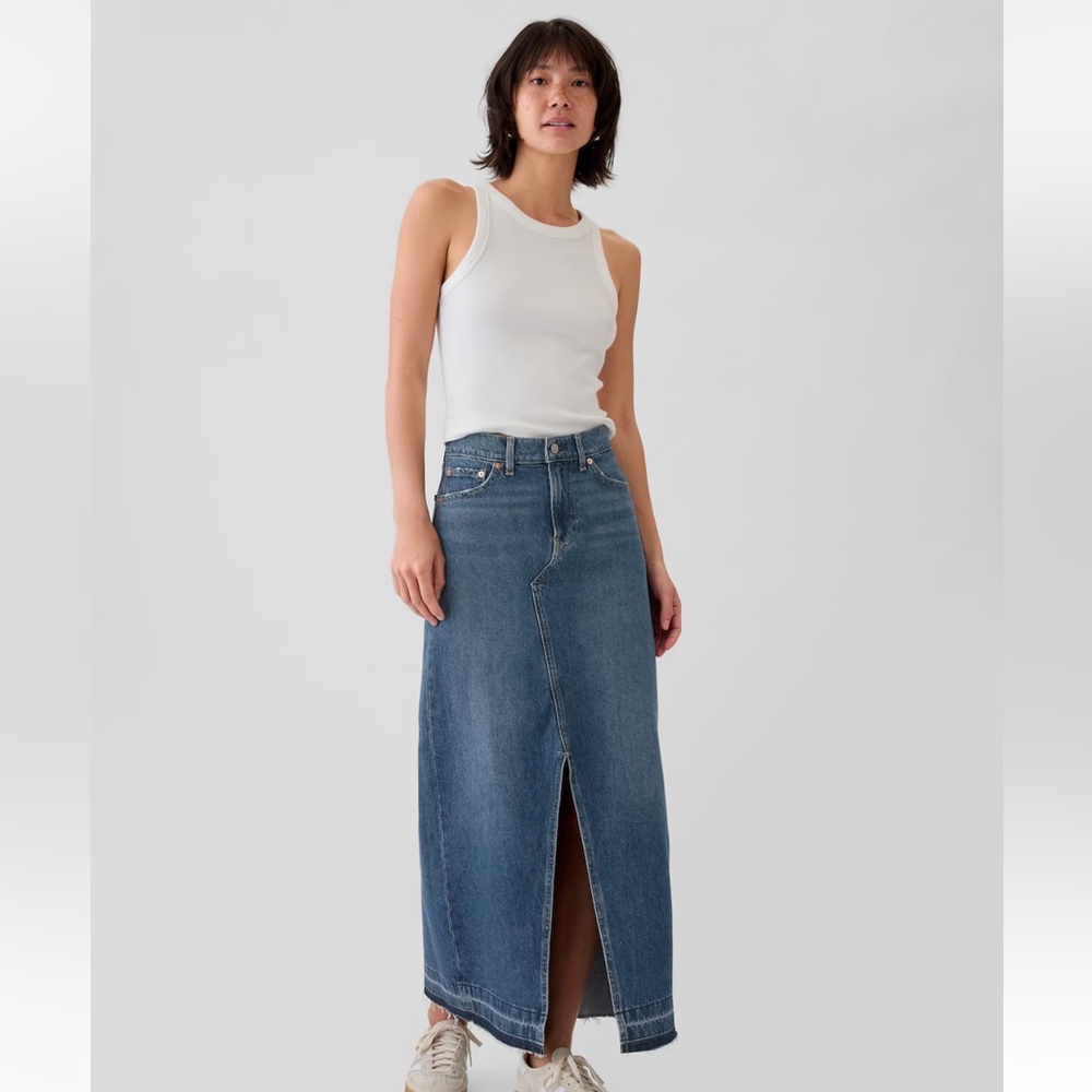 GAP// NWT Maxi Denim Skirt in Medium Indigo